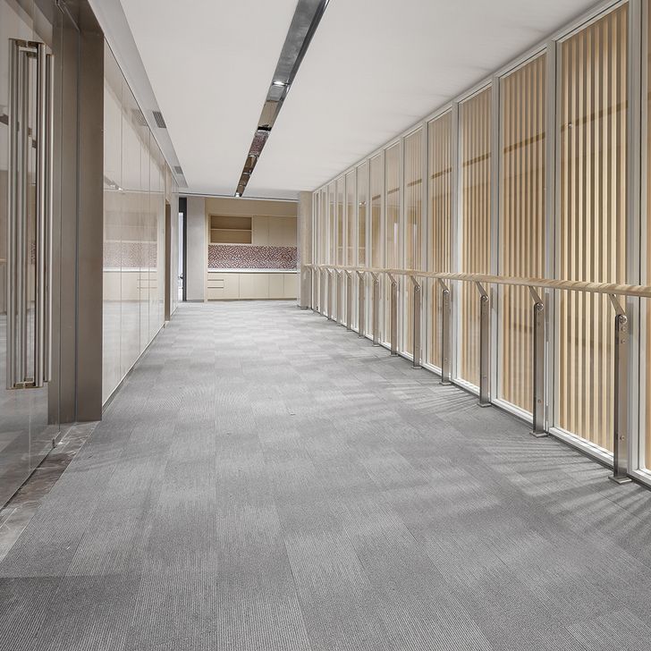 Beaulieu Canada Property Management Carpet Silver Sea tsis